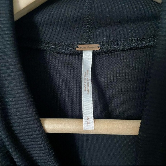 Free People Uptown Turtleneck Longsleeve Ribbed Top Black Size Small - Picture 6 of 9